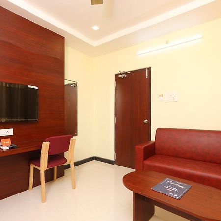 Oyo 15115 Hotel Ramcharan Residency ตีรูปาติ ภายนอก รูปภาพ
