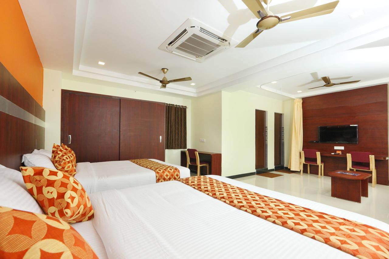 Oyo 15115 Hotel Ramcharan Residency ตีรูปาติ ภายนอก รูปภาพ