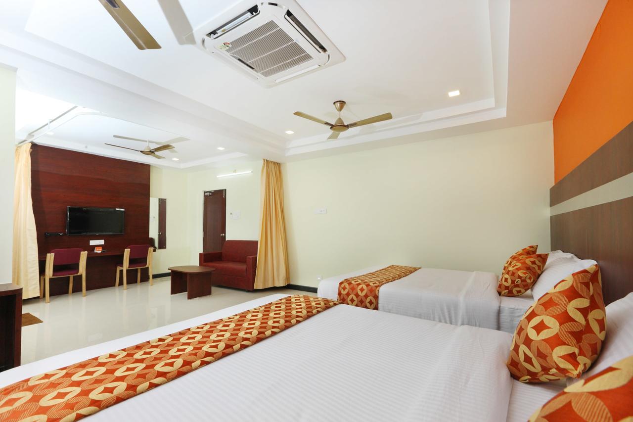 Oyo 15115 Hotel Ramcharan Residency ตีรูปาติ ภายนอก รูปภาพ