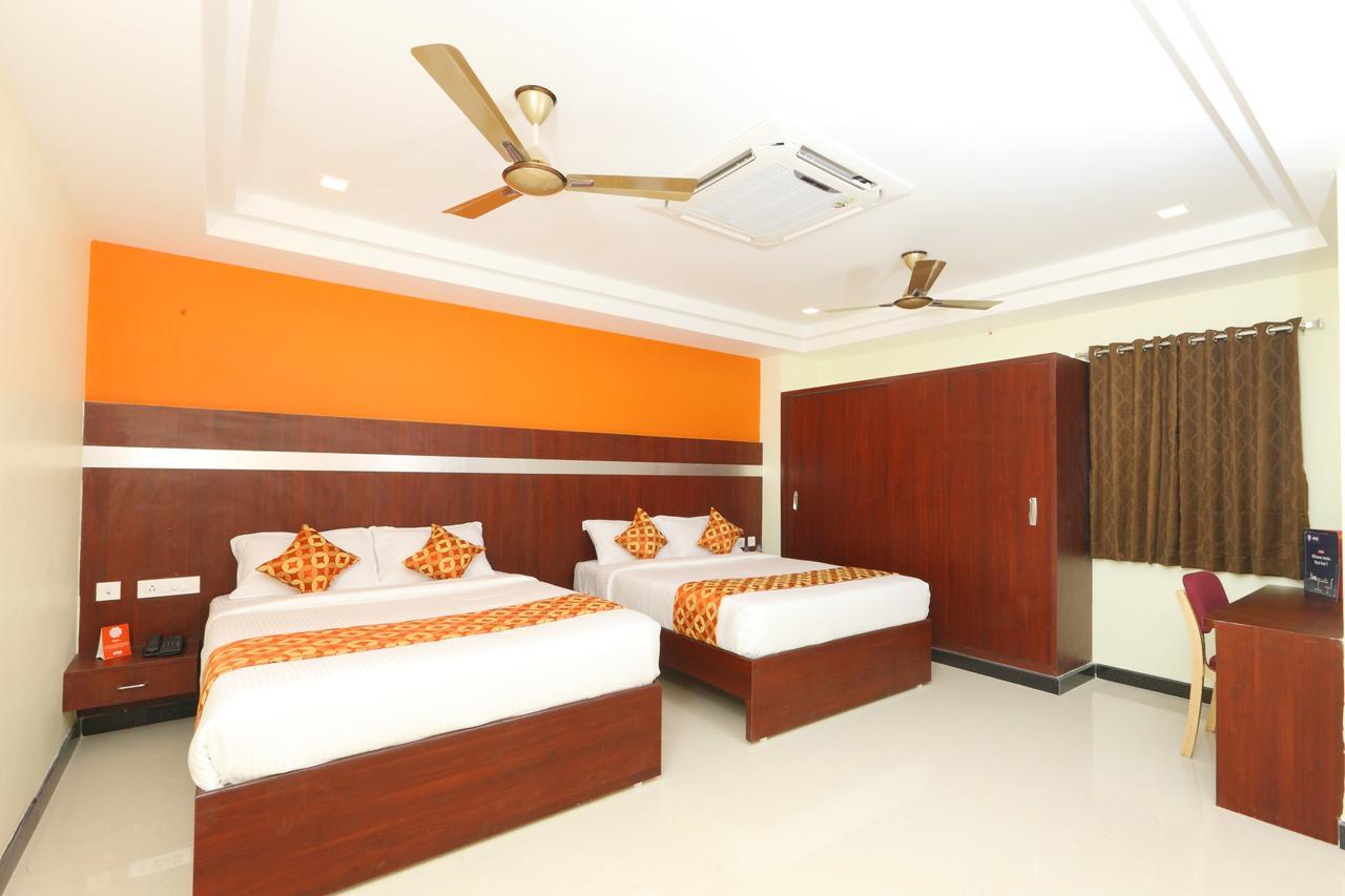 Oyo 15115 Hotel Ramcharan Residency ตีรูปาติ ภายนอก รูปภาพ