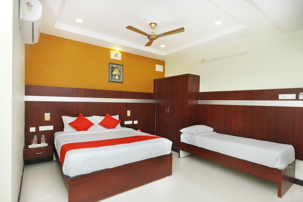 Oyo 15115 Hotel Ramcharan Residency ตีรูปาติ ภายนอก รูปภาพ