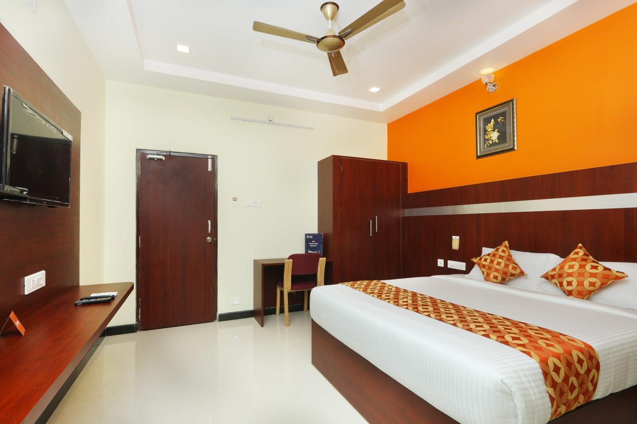 Oyo 15115 Hotel Ramcharan Residency ตีรูปาติ ภายนอก รูปภาพ